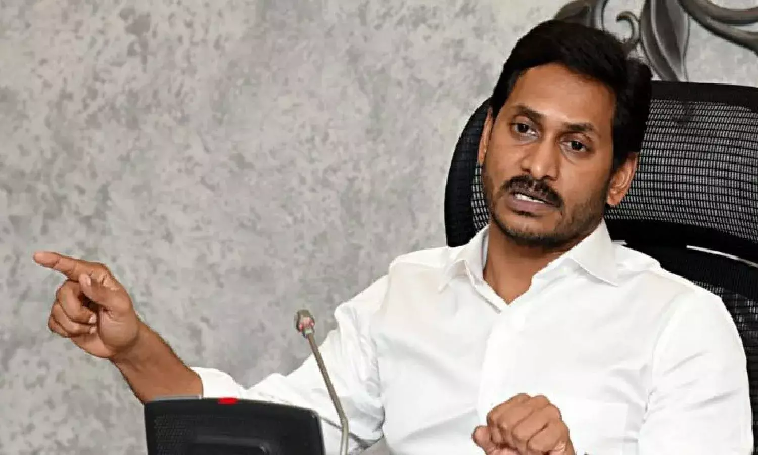 `Make Andhra great: Jagan cautions civic chiefs against corruption, discrimination