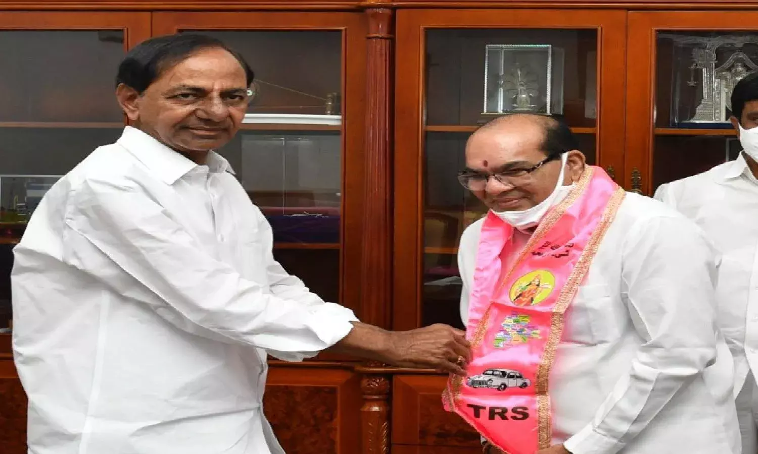 Curtains for TDP in Telangana, lone MLA joins TRS