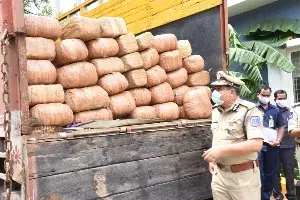 Rachakonda police bust inter-state drug cartel, recovers Rs 40 lakh worth Ganja Rachakonda police bust inter-state drug cartel, recovers Rs 40 lakh worth Ganja