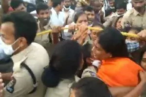 Hunger strike: Sharmilas blouse torn in scuffle, taken into preventive custody Hunger strike: Sharmilas blouse torn in scuffle, taken into preventive custody