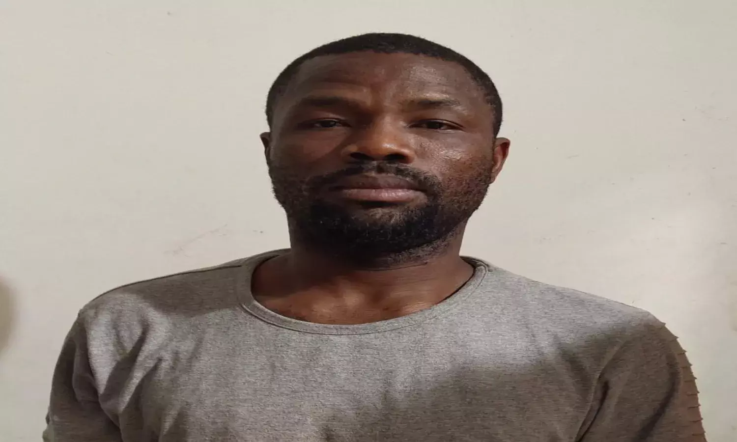 Nigerian arrested for running fake gift scam, cheating people