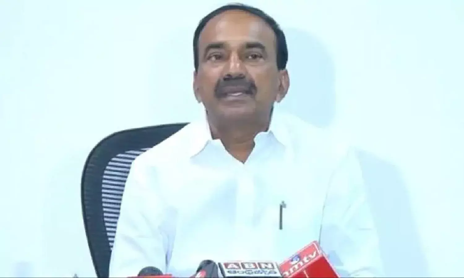 Telangana facing severe vaccine shortage, state temporarily suspends drive