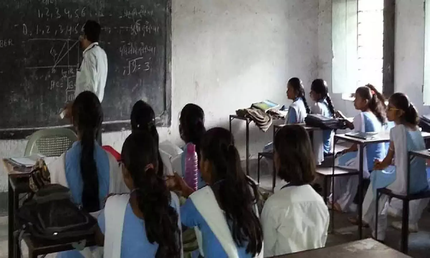Telangana sanctions Rs. 15 crore to provide financial assistance to school teachers