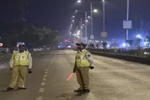 Breaking: Telangana announces night curfew from tonight till April 30 Breaking: Telangana announces night curfew from tonight till April 30