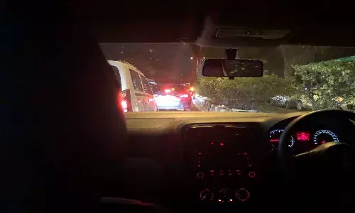 Tipsy realtor harasses woman cab driver at Banjara Hills, arrested