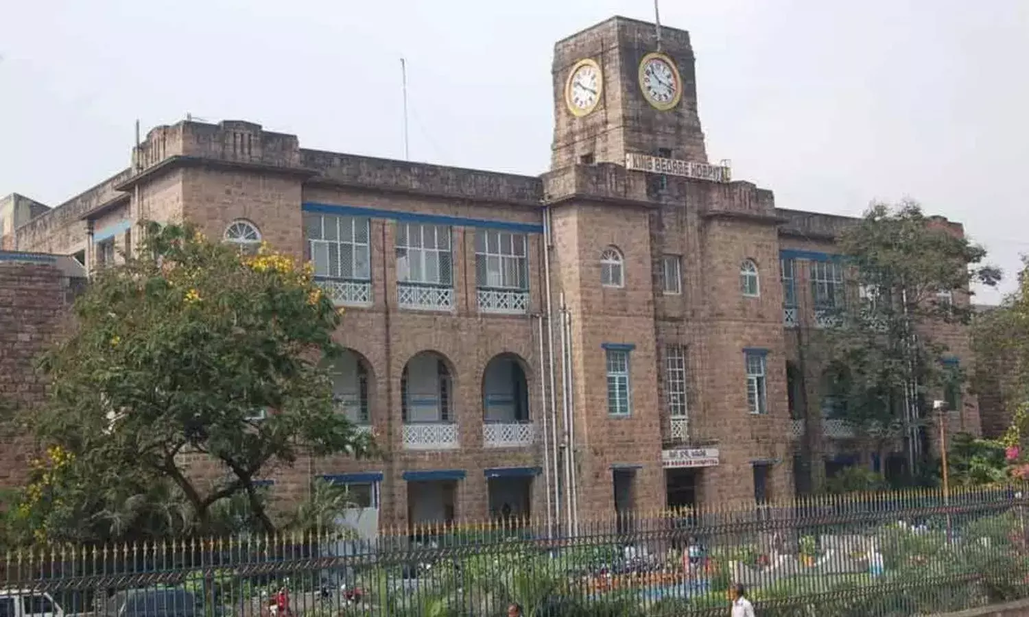 Covid heartbreak: Child dies for want of bed in Vizag, parents devastated