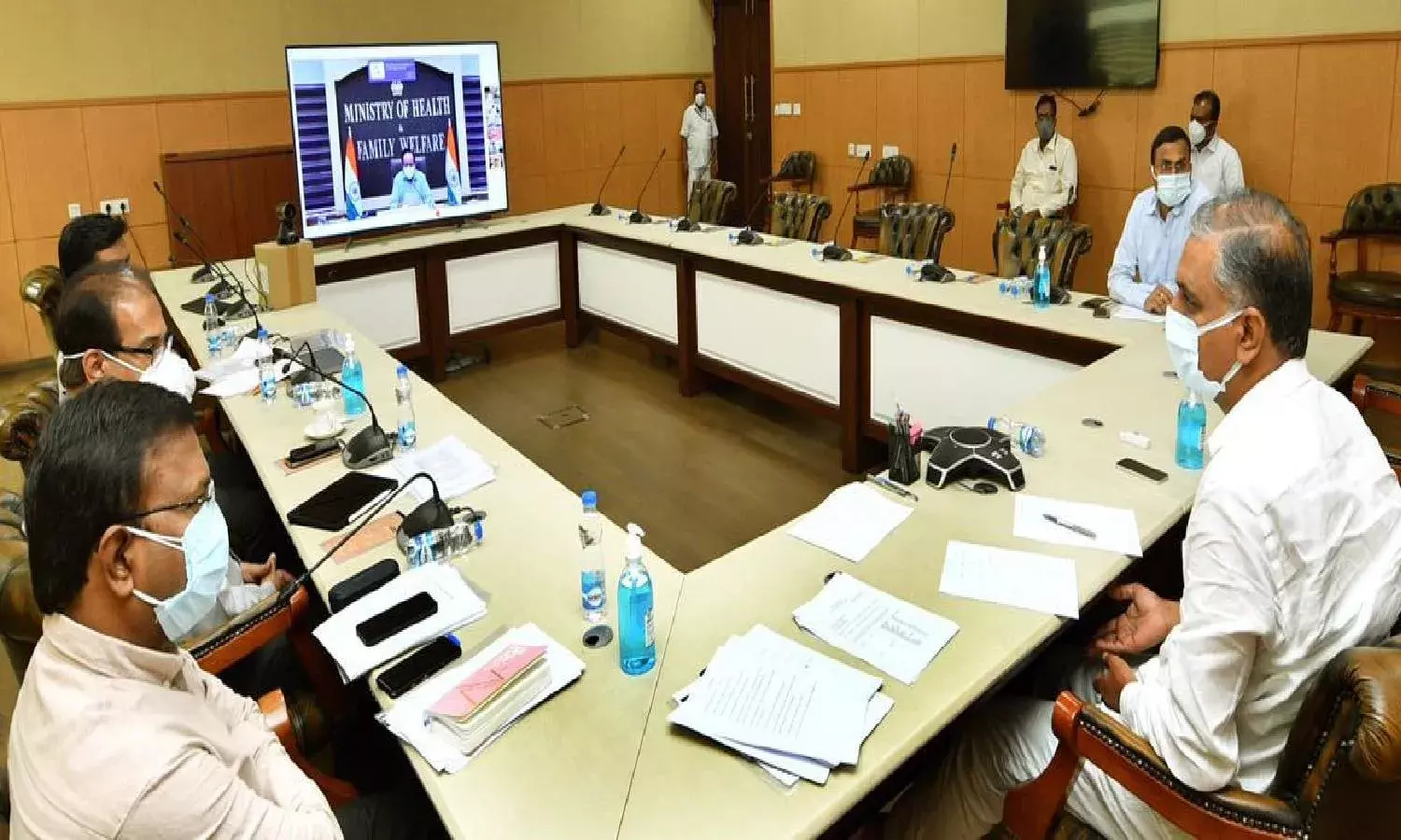 Centre to increase Telanganas Oxygen, Remdesivir quota: Harsha Vardhan