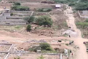 `Khosla ka Ghosla: Land grabbing gang busted at Cyberabad, eight arrested `Khosla ka Ghosla: Land grabbing gang busted at Cyberabad, eight arrested
