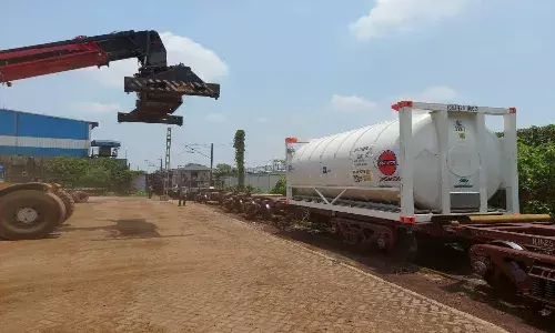 First Oxygen Express with 40MT of oxygen leaves Bengals Durgapur for AP