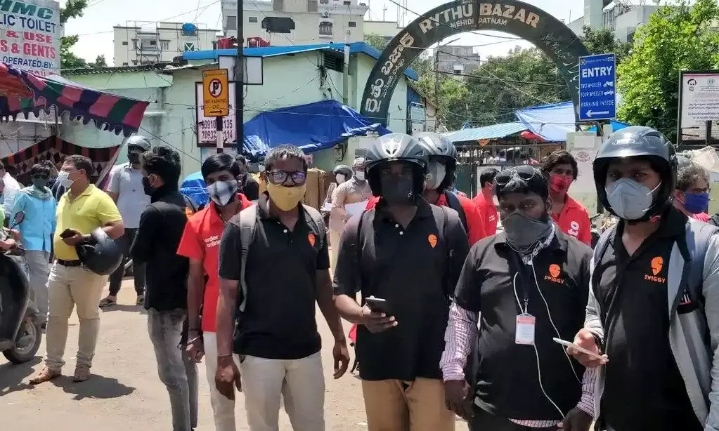 Hyderabad: Swiggy, Zomato delivery staff beaten up, fined ; though exempted from lockdown