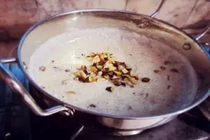 Boy dies after falling into Sheer Khurma cauldron at Phoolbagh Boy dies after falling into Sheer Khurma cauldron at Phoolbagh