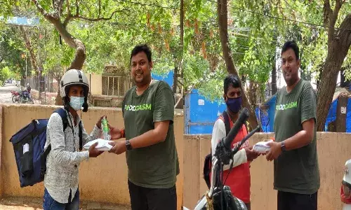 Street Bytes, Sri Inti Bhojanam join hands to feed delivery boys