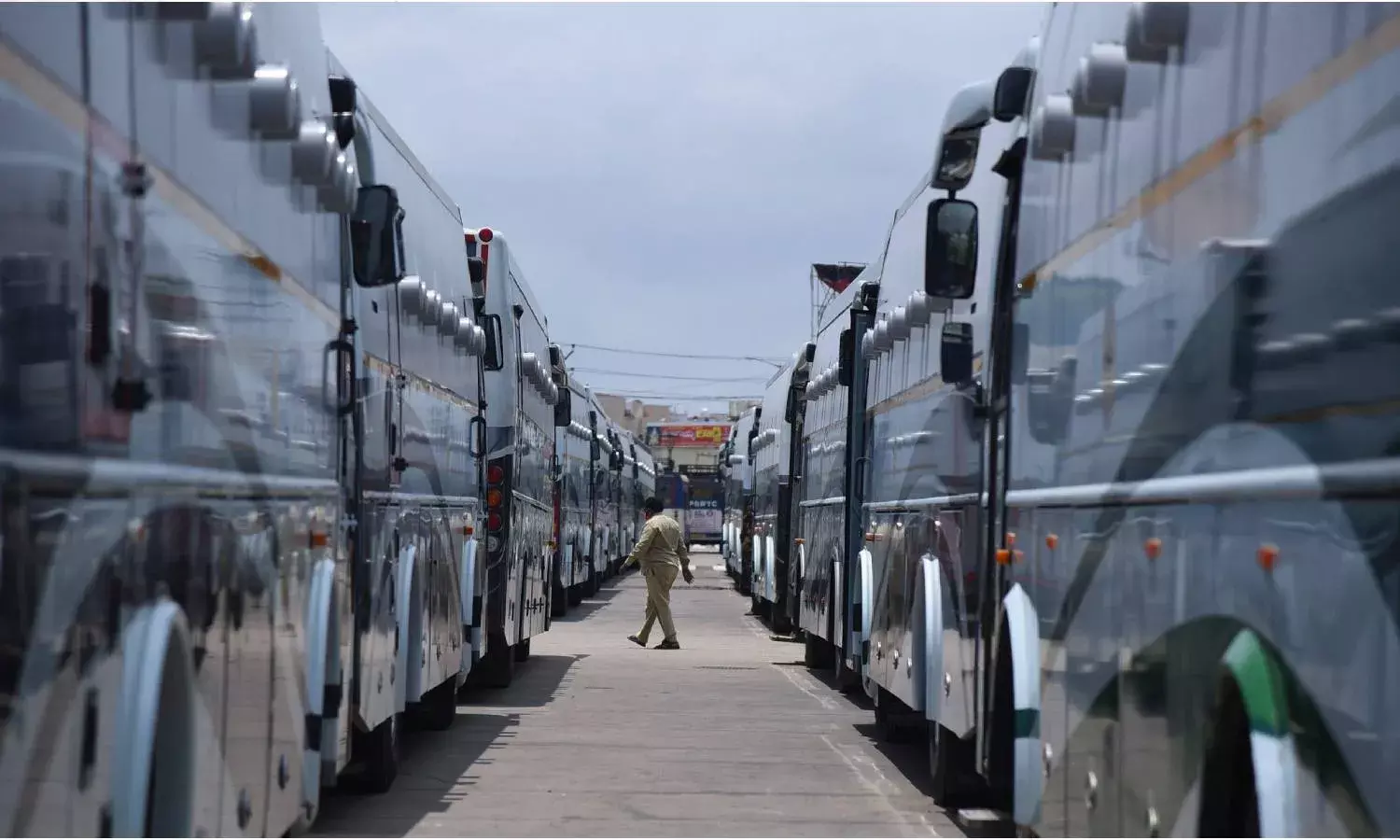 `Sanjeevani:  APSRTC to convert buses into mobile COVID hospitals