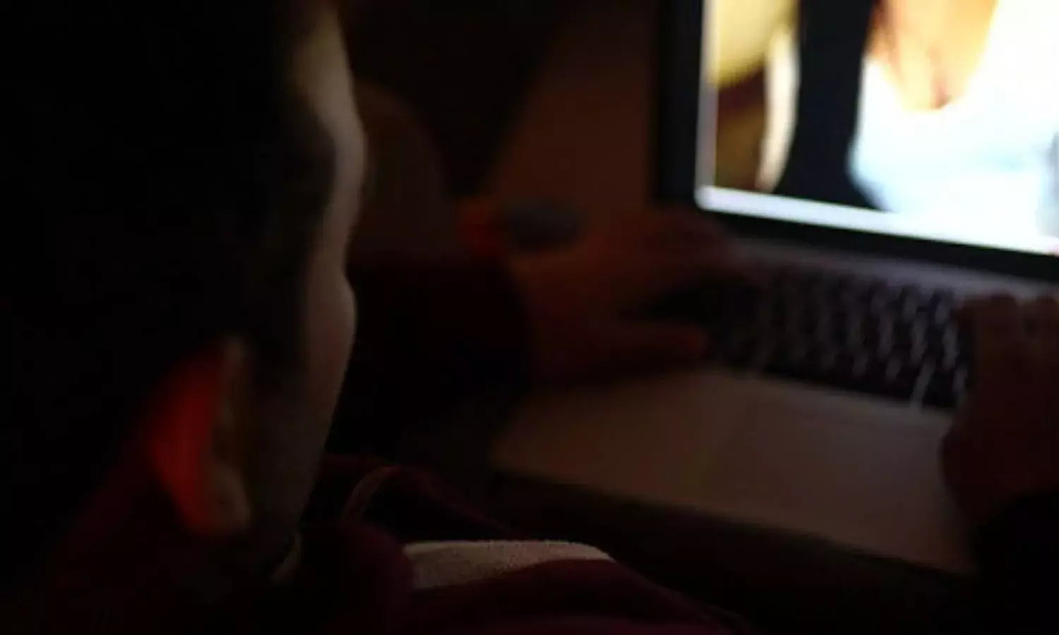 Nanakramguda man disrobes during video call, lands into blackmailing net