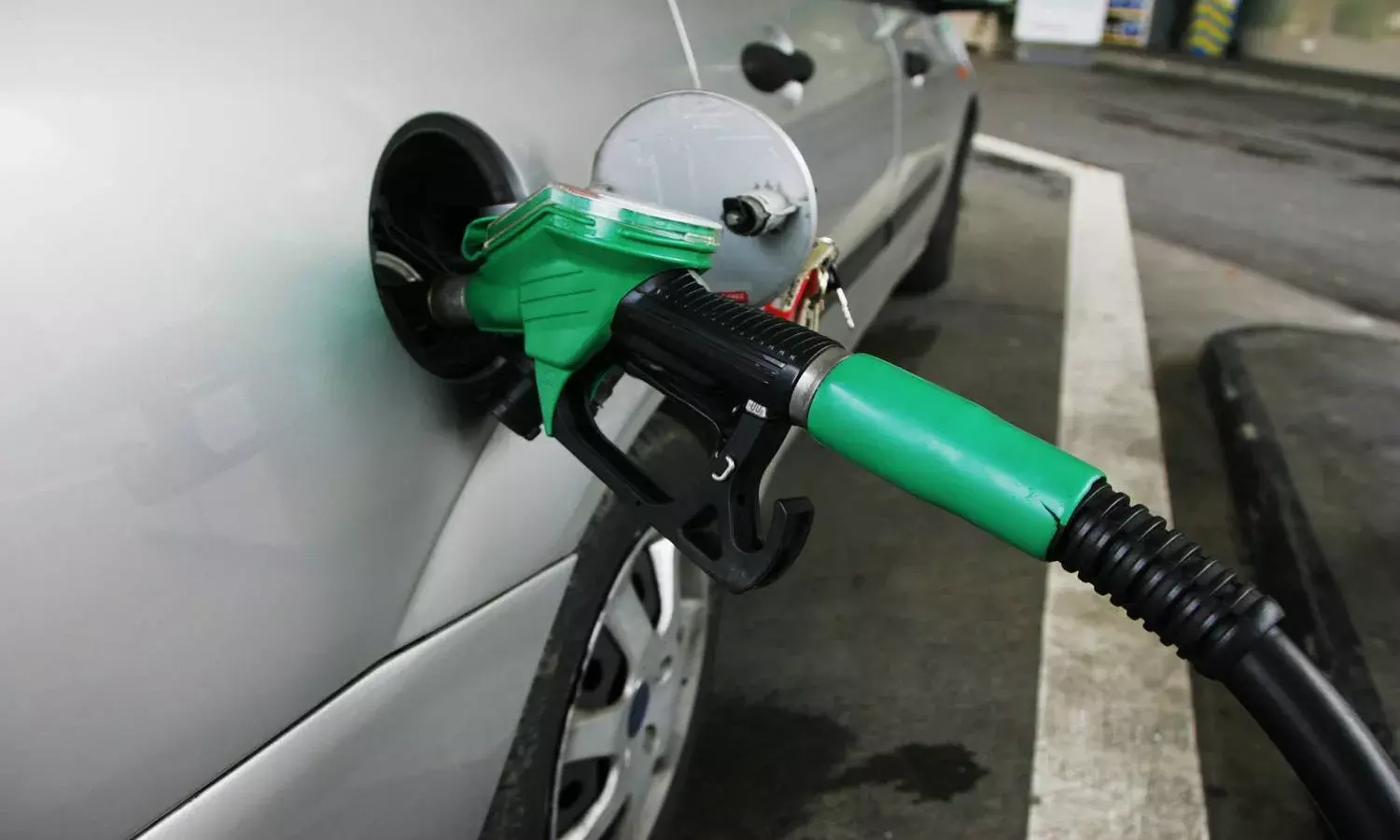 Petrol rates in 4 AP districts cross Rs 100 per litre