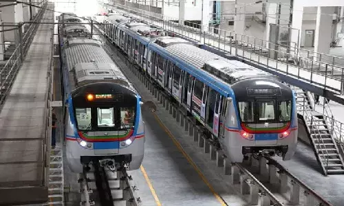 Metro services extended by an hour, last train now departs at 1 pm