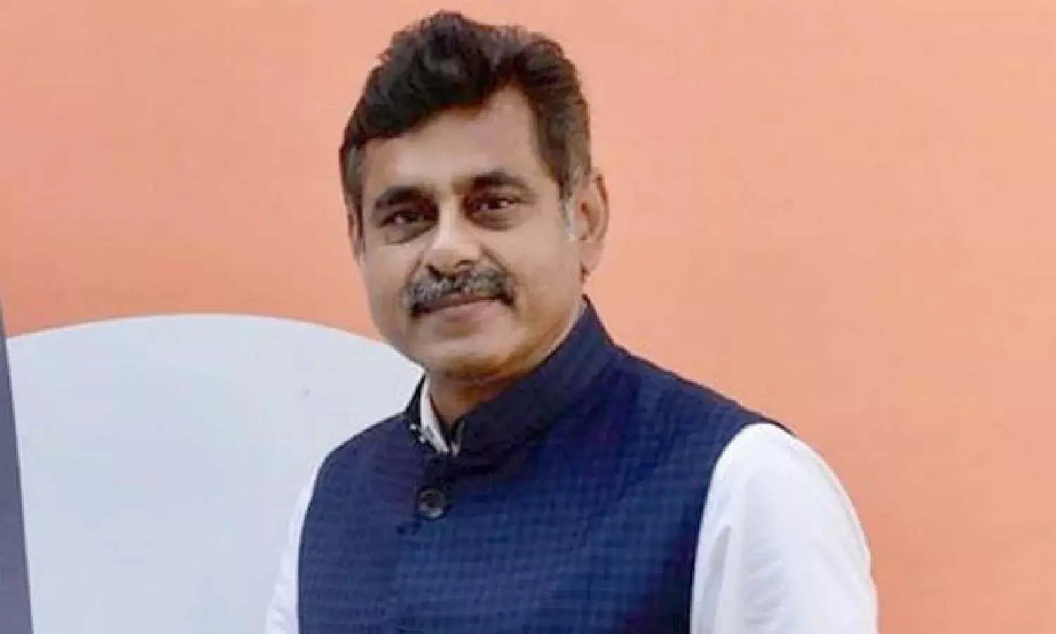 Yes, I met MP Vivek and D K Aruna but no immediate plans to join any party: Konda Vishweshwar Reddy