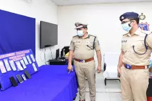 3 Iranians held for stealing from shopkeepers in guise of exchanging currency notes 3 Iranians held for stealing from shopkeepers in guise of exchanging currency notes