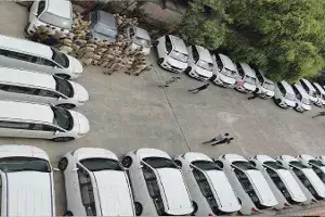 Kia Carnival: Opposition slams KCR for gifting expensive SUVs to additional collectors Kia Carnival: Opposition slams KCR for gifting expensive SUVs to additional collectors