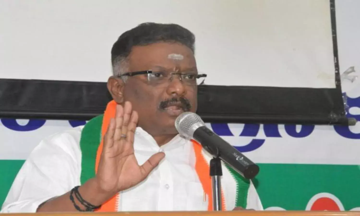 HC stays case against 14 Congress leaders for violating lockdown orders