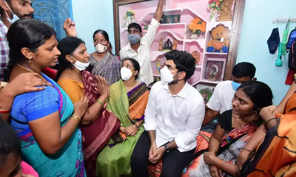 Lokesh challenges Jagan to order CBI probe into Pesaravai double murders