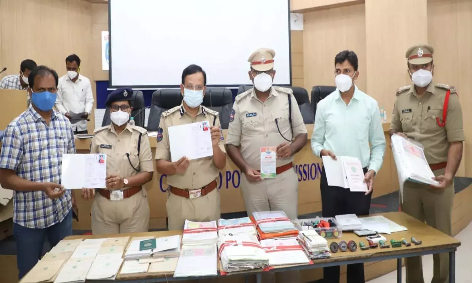 Cyberabad police nab gang involved in Rs 8 crore land scam