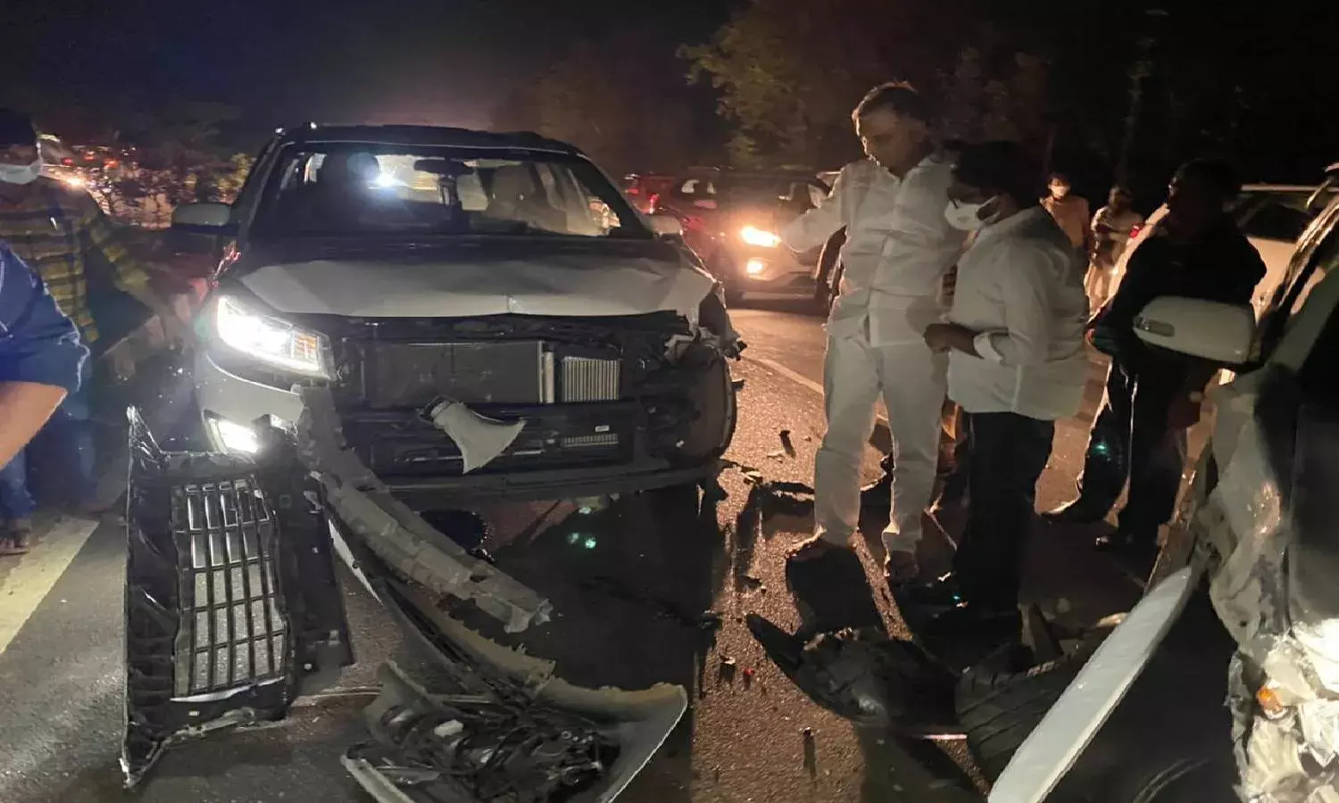 Harish Rao escapes unhurt after convoy meets with accident