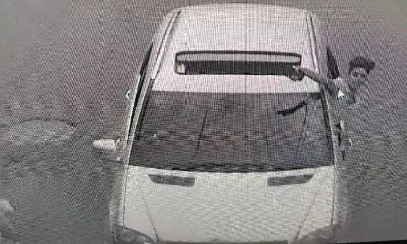 Mercedes hit-and-run: Cops seize vehicle at Talab katta; fail to nab driver