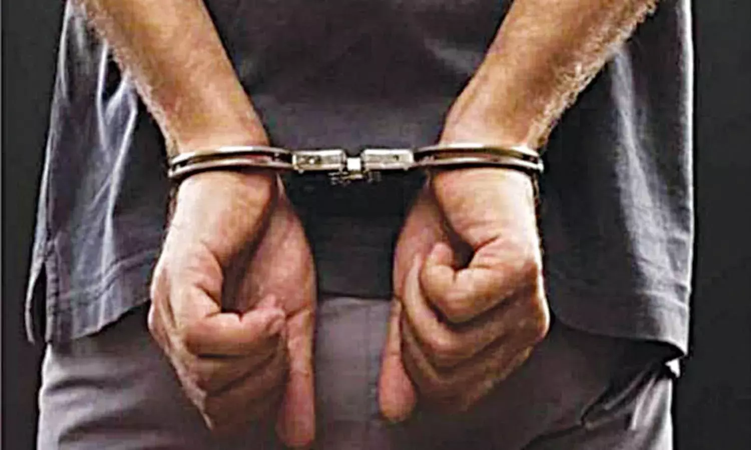 Hayathnagar cops nab notorious burglars; seize gold, silver worth Rs. 18L