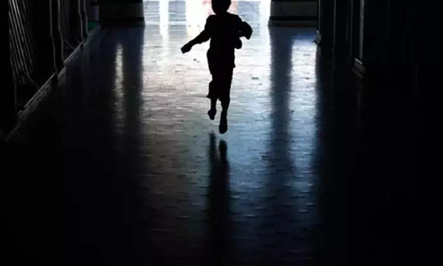 14YO Kukatpally boy ends his life after parents snatch his phone