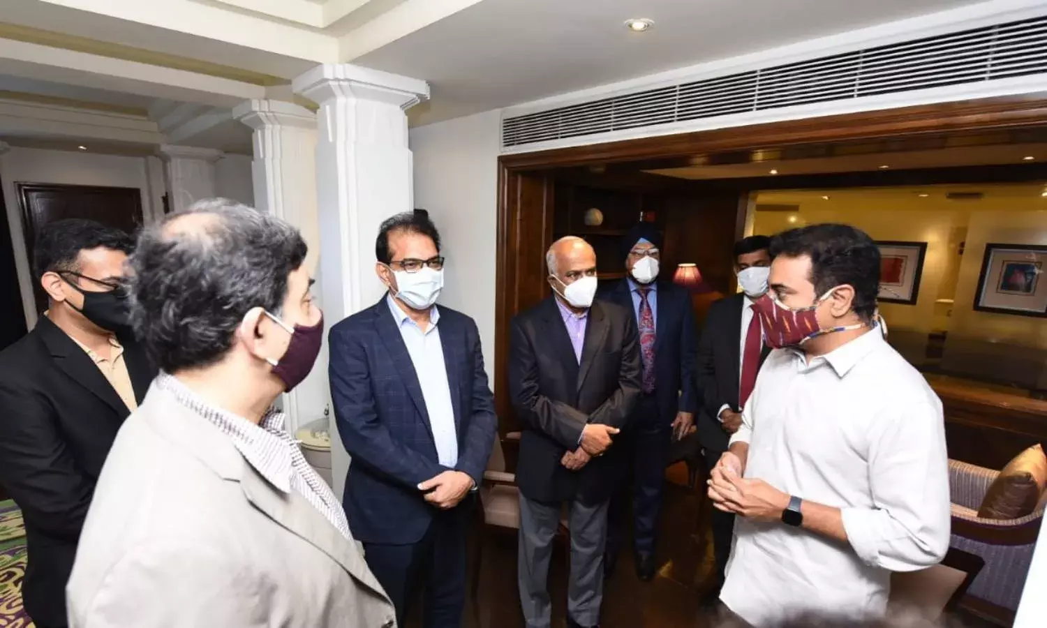 KTR holds talks with Kitex Group to discuss Rs. 3,500 crore investment