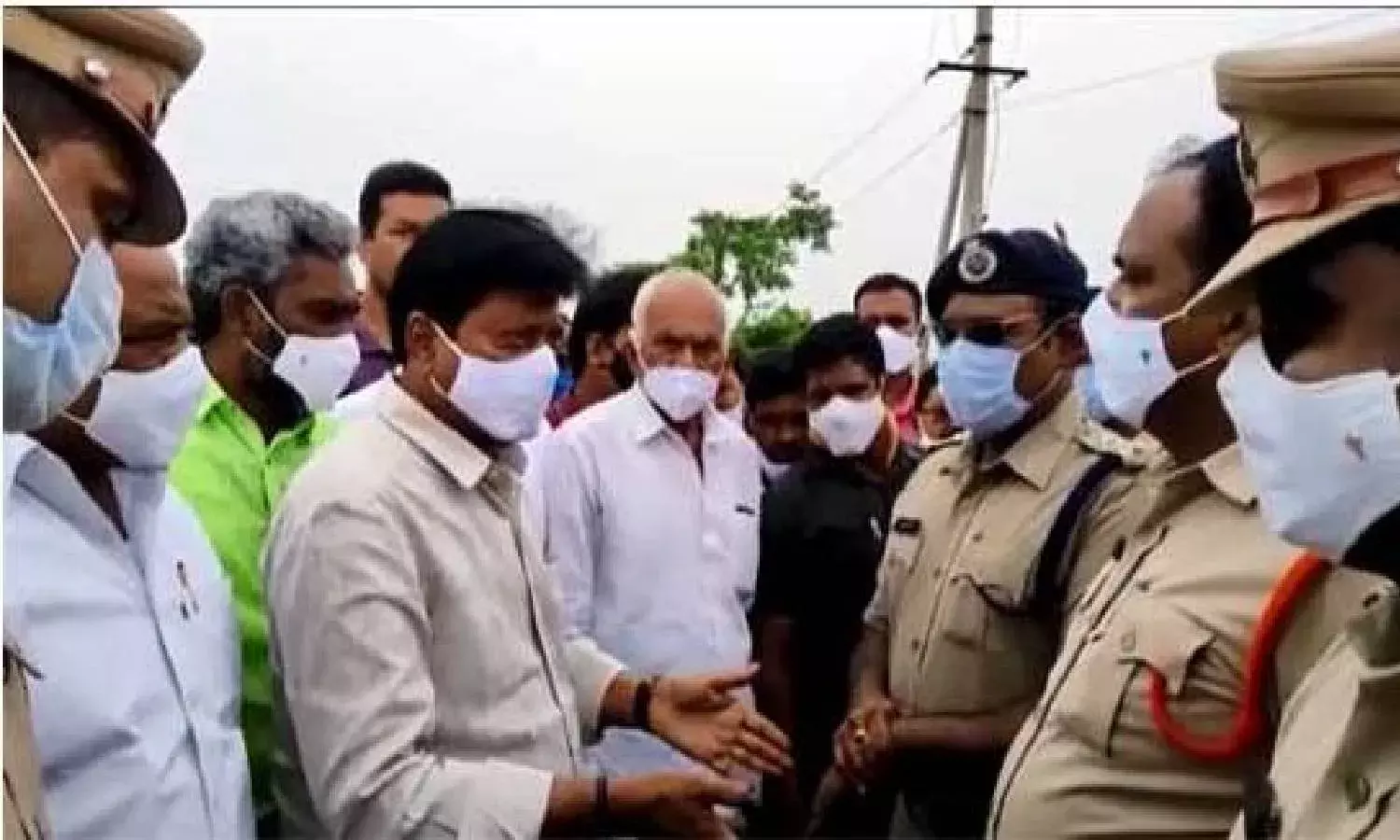 Water war: Telangana police stop Andhra chief whip Udaya Bhanu from visiting Pulichintala project