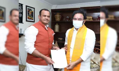 Congress MP Komatireddy seeks funds from Centre for development of Bhongir Fort