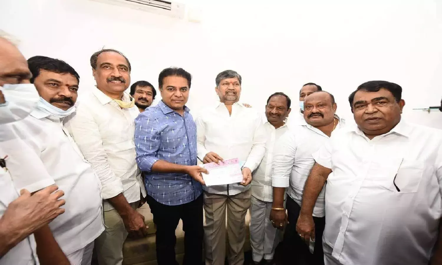 Former Telangana TDP chief Ramana joins TRS