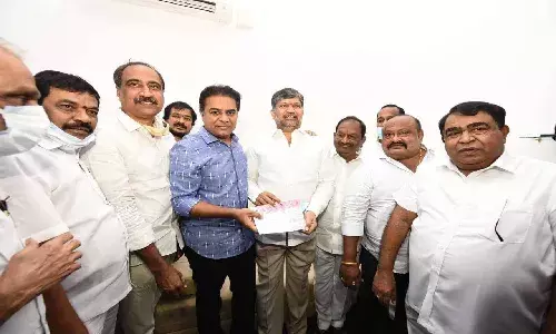 Former Telangana TDP chief Ramana joins TRS