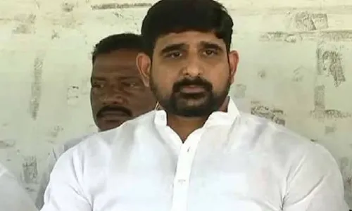 Amid controversy Congress leader P Kaushik Reddy to join TRS