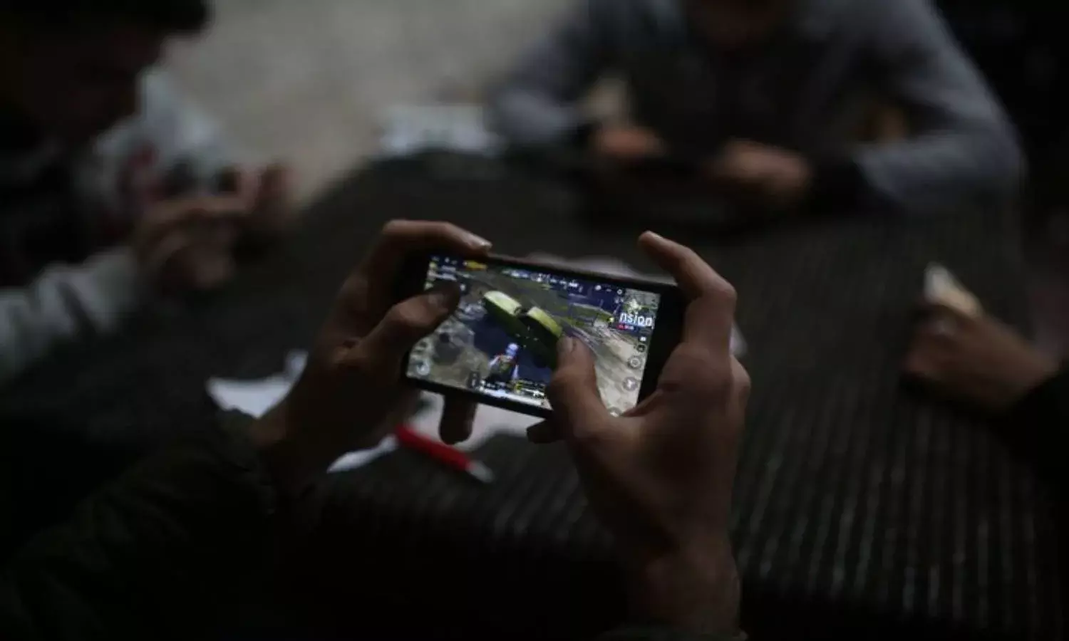 Boy ends life after parents take away his phone; admonished by parents, girl kills herself