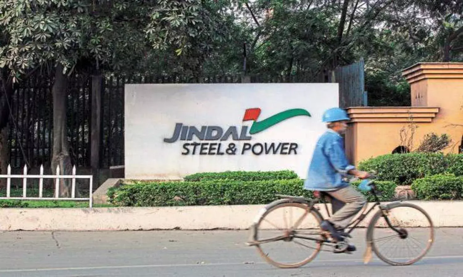 Jindal to invest Rs 7,500 crore in steel plant at Nellore; generate 17500 jobs