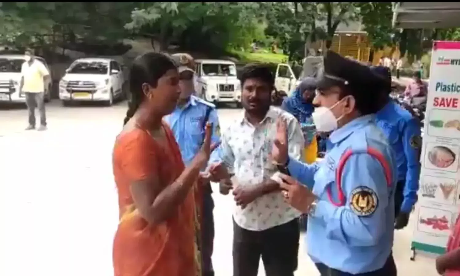 Alleging harassment at work, GHMC staff threatens to immolate himself, family