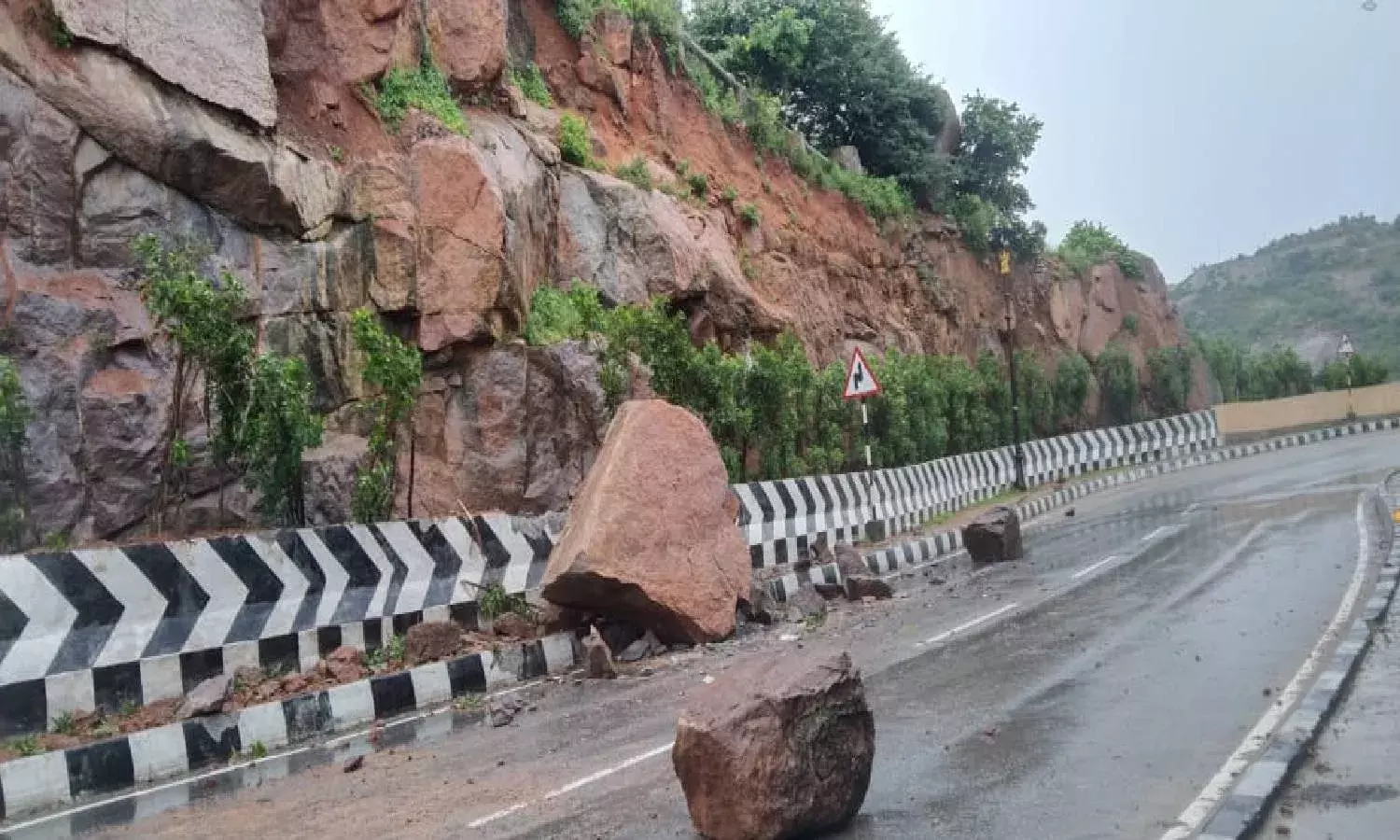 IMD forecasts extreme heavy rainfall in Telangana; warns of water logging, crop damage