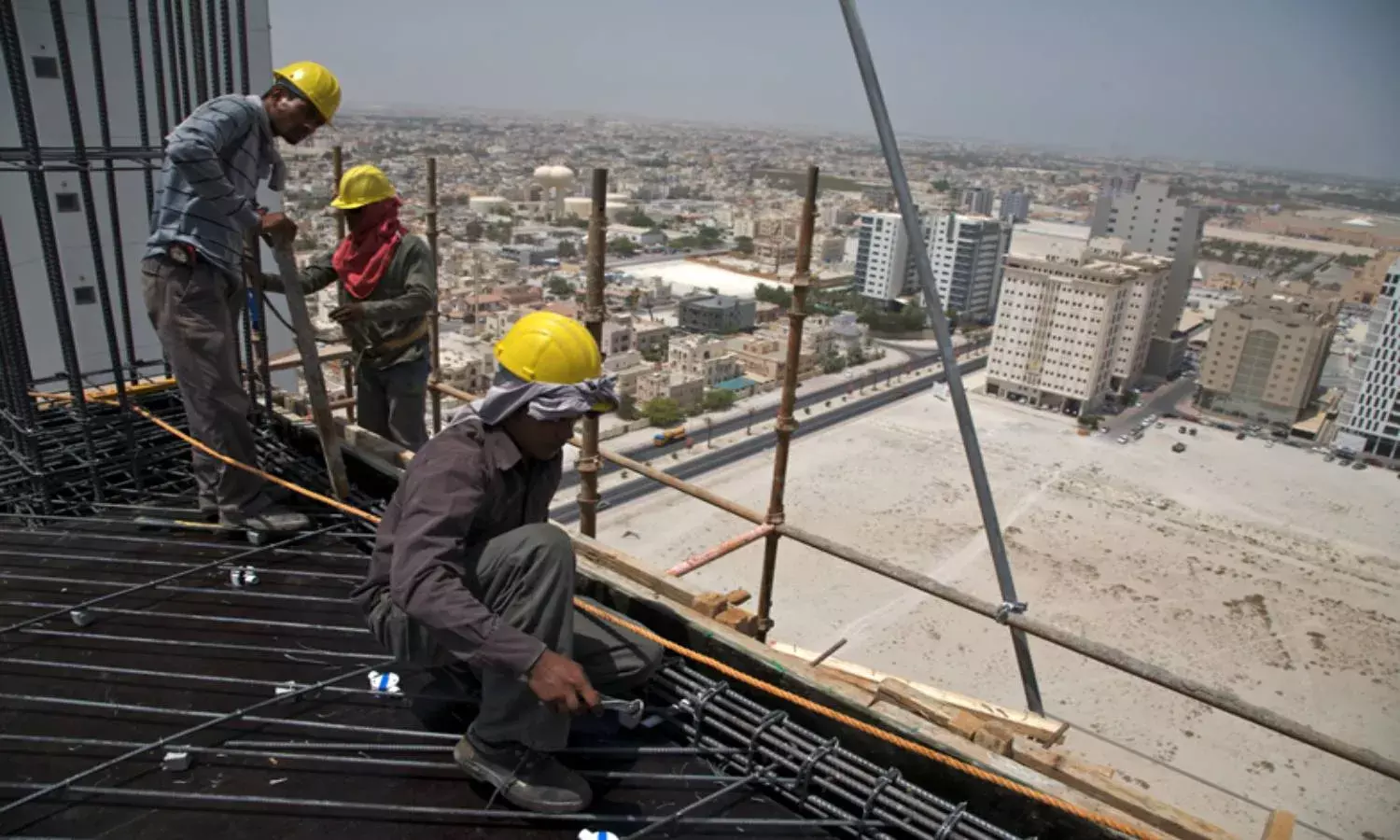 Center restores minimum wage structure for Gulf workers