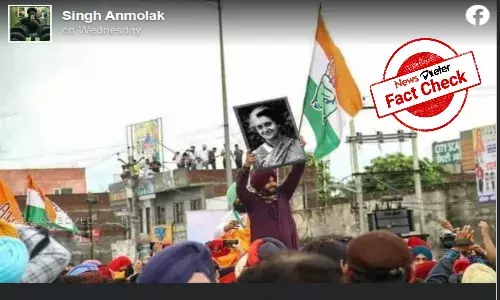 Fact Check: Sidhu did not carry picture of Indira Gandhi, viral image is morphed