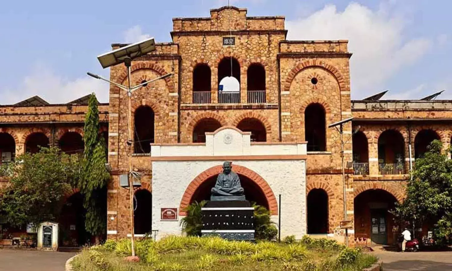 Eluru municipal polls: YSRCP vote share increased by 11%, claims Sajjala