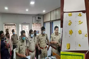Vizag traders win hearts, return bag with Rs 27 lakh gold to owner Vizag traders win hearts, return bag with Rs 27 lakh gold to owner