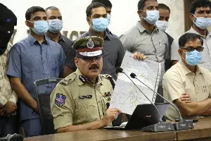 Hyderabad cops arrest notorious inter-state burglars; seize goods worth Rs. 10L Hyderabad cops arrest notorious inter-state burglars; seize goods worth Rs. 10L