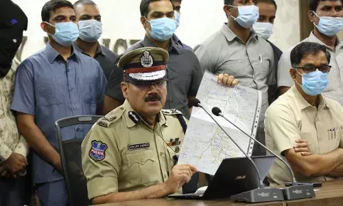 Hyderabad cops arrest notorious inter-state burglars; seize goods worth Rs. 10L