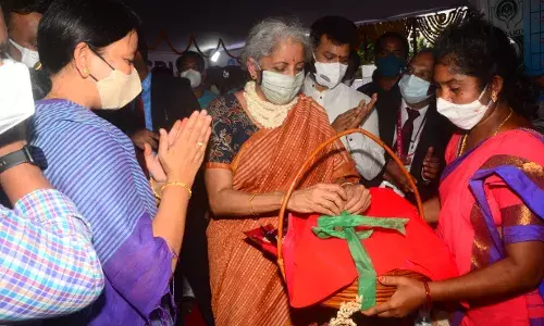 National Handloom Day: Srikakulams Ponduru Khadi gets a boost from Nirmala Sitaraman
