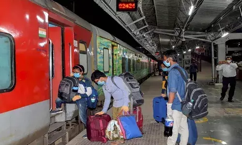 South Central Railways directed to pay Rs. 17L to passenger who lost cash, jewelry on train