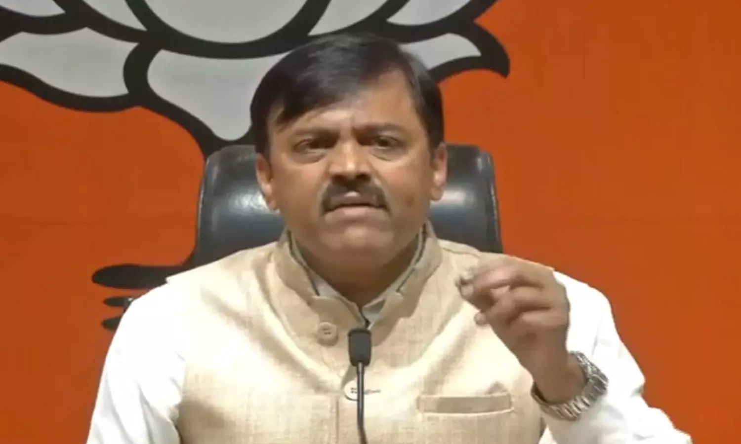 Andhra Pradesh: BJP leader GVL slams minister Perni Nani for `anti-Hindu remarks