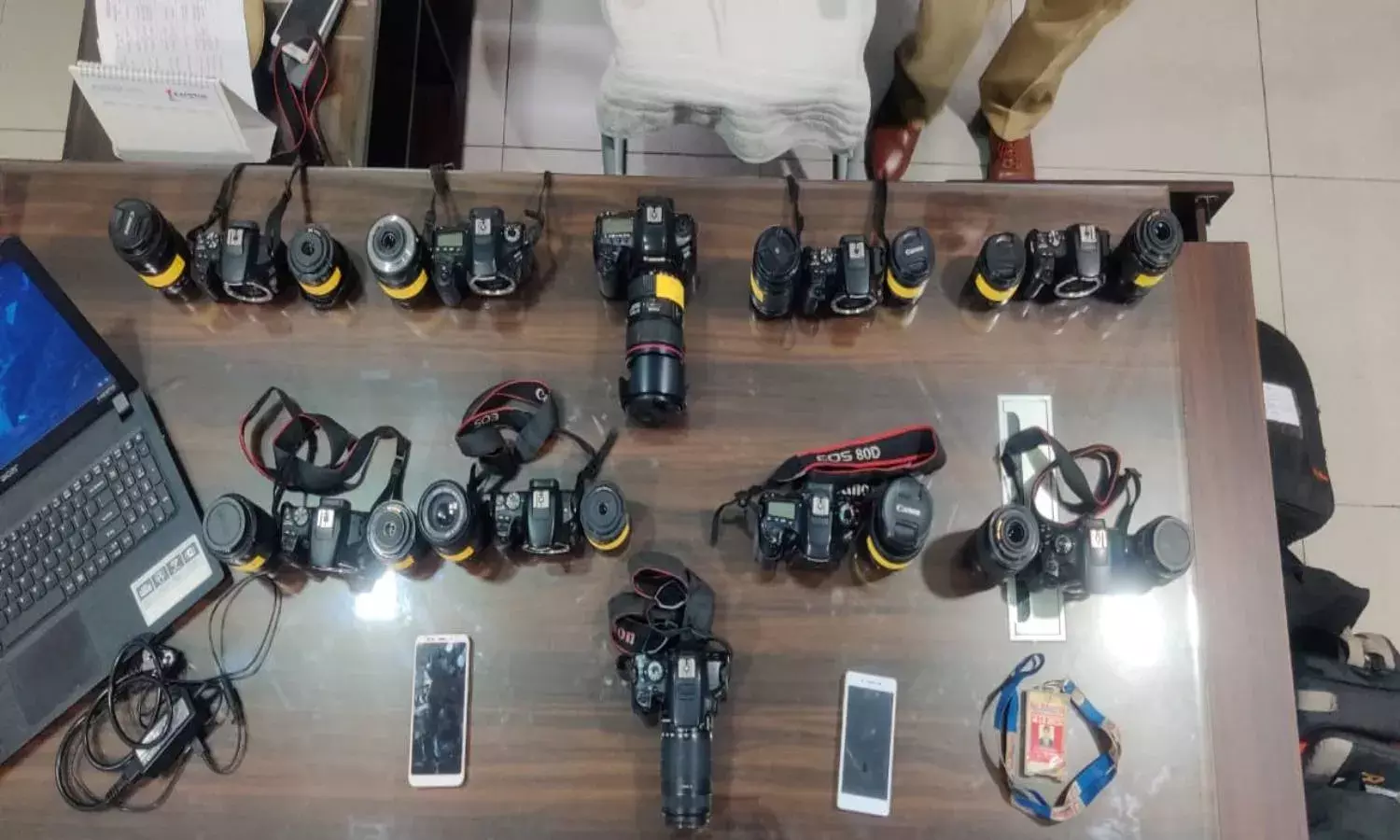 Telugu artist  held for stealing cameras rented through Olx